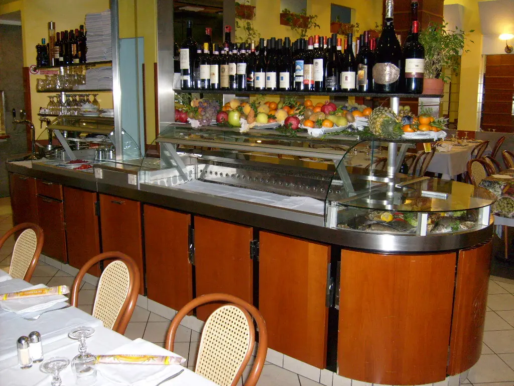 Vetrina refrigerata con apertura a movimentazione rotatoria